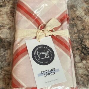 FINAL PRICE! BNWT Sewing Down South Cooking Apron